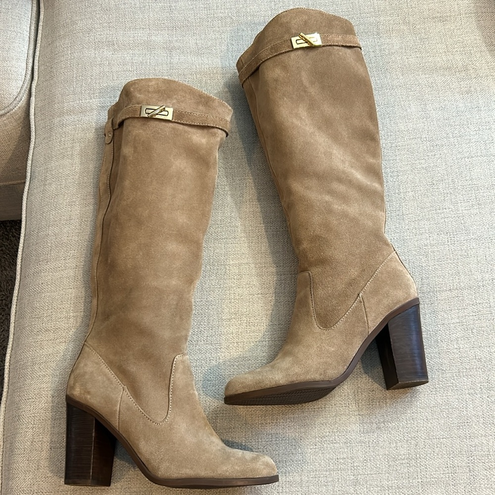 Boots - Picture 8 of 13